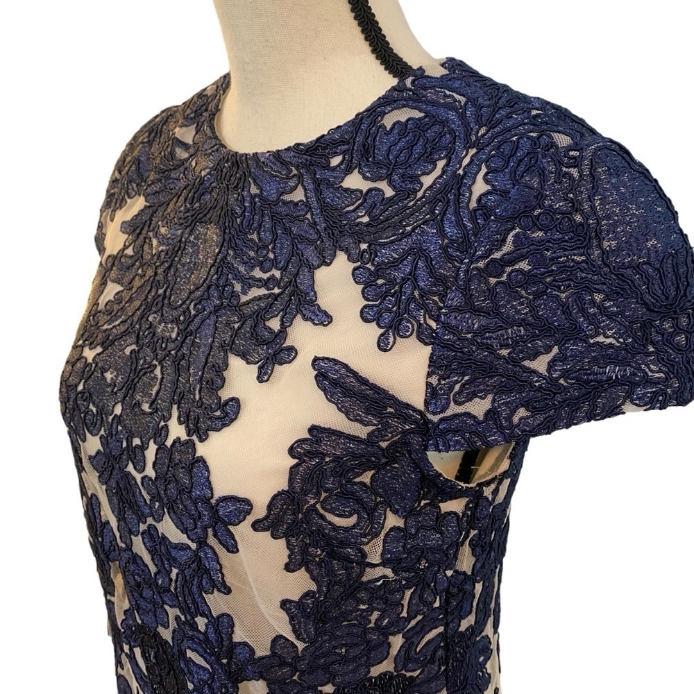 Vera Wang Navy Blue & Ivory Embroidered Lace Lined Shift Cocktail Dress Sz 4 - Picture 3 of 12